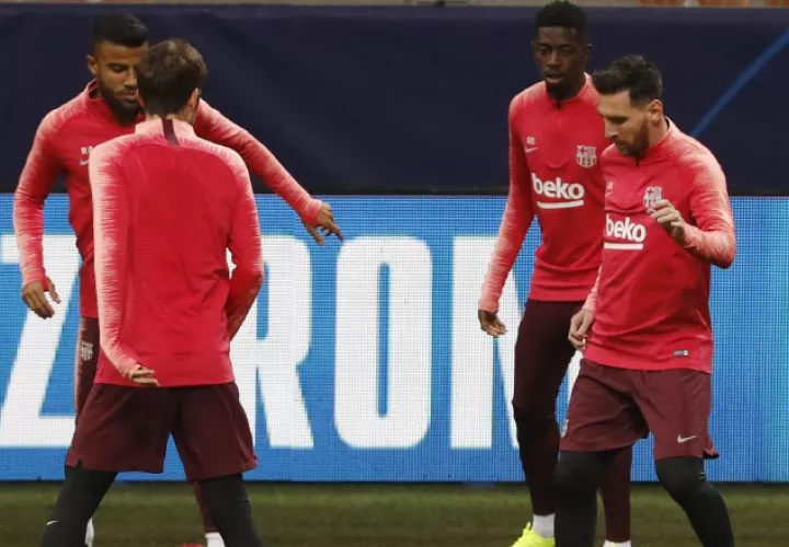 Lionel Messi durante el entrenamiento del Barcelona. /Foto AP