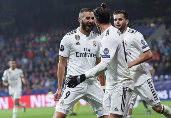 Benzema inició la fiesta en la República Checa. /Foto EFE