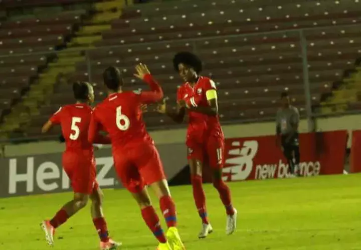 Nathalia Mills festeja su gol ante Argentina. /Foto Anayansi Gamez