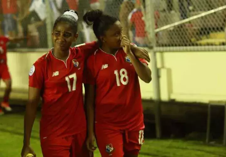Anuvis Angulo (17) y Erika Hernández (18). /Foto Anayansi Gamez