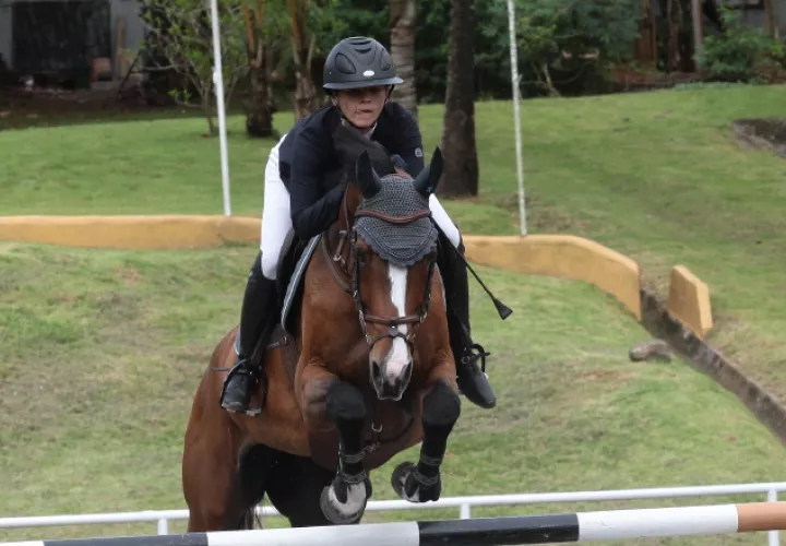 Danielle Barnes logró dos primeros lugares en su categoría.