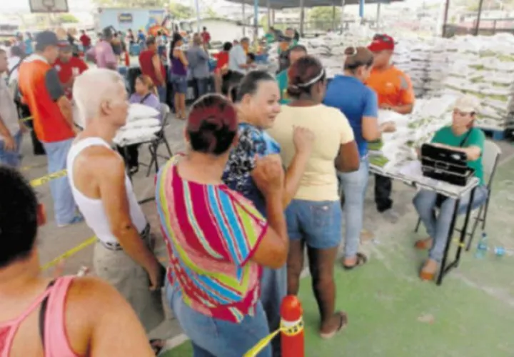 Las autoridades prometieron control y seguridad en las filas. /Foto Archivo