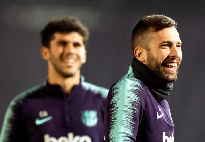 Barça quiere sumar de a tres. EFE