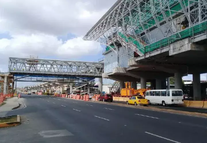 Dos estaciones elevadas tendrá el proyecto que durará dos años en construcción. /Foto Archivo