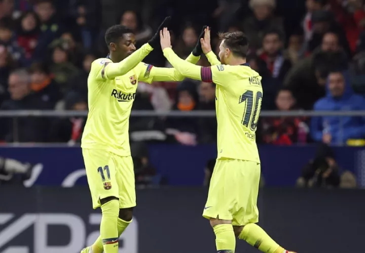 Dembelé y Messi /Foto AP