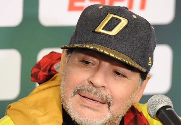 Diego Maradona cree que hay un reglamento que debe cumplirse. /Foto EFE
