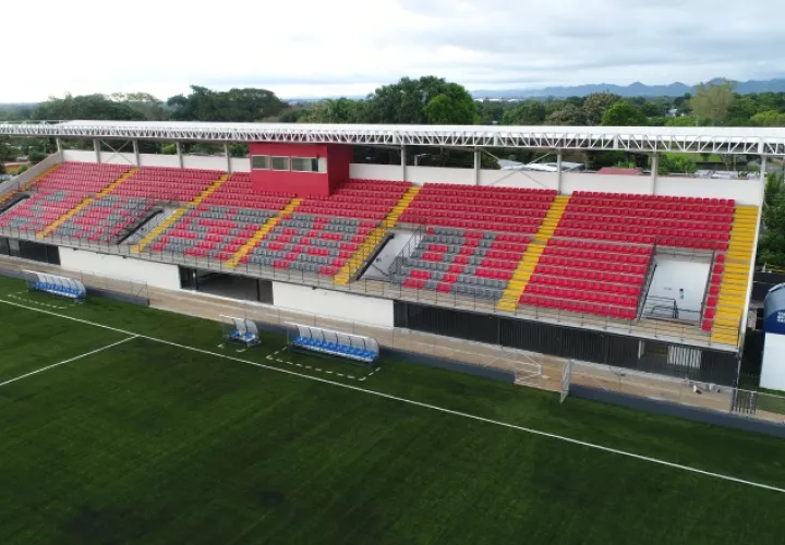 El estadio San Cristóbal tuvo un costo de 3.8 millones de dólares /Foto Mayra Madrid