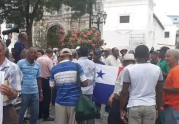 Los jubilados se mantienen en pie de guerra  por su aumento. /Foto Cortesía