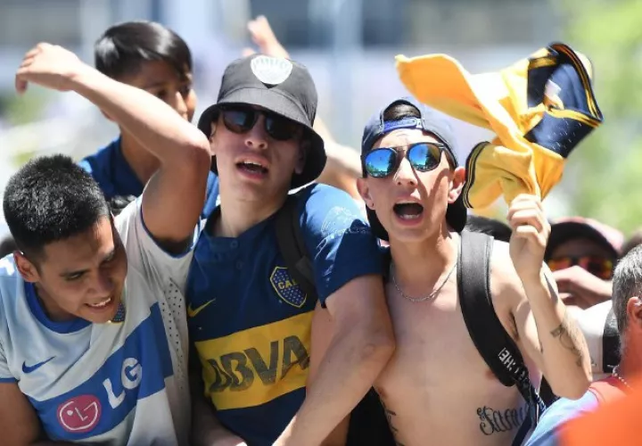 El partido de ida entre Boca y River, jugado en la Bombonera, quedó empatado 2-2. EFE