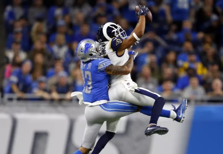 Robert Woods, de Rams, y Darius Slay (23), de Lions. /Foto AP