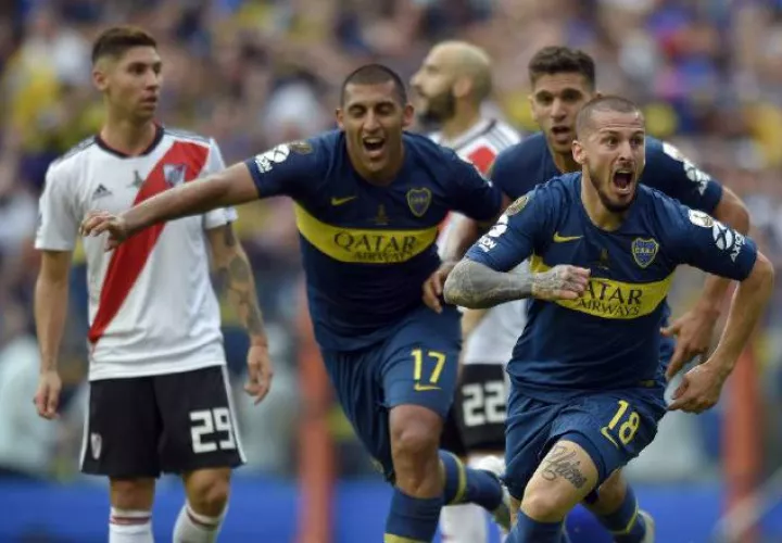 El primer partido jugador en la cancha de Boca terminó con empate 2-2. /Foto AP