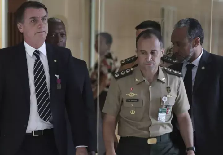 En contra del orden castrense, el capitán Bolsonaro tendrá bajo su mando a tres generales, un teniente coronel y un almirante. EFE