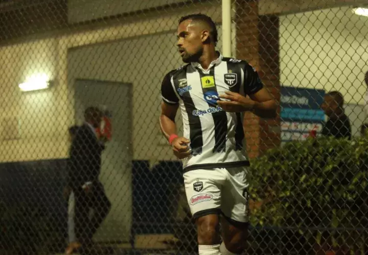 Armando Polo, goleador con Tauro,  ya conoce el fútbol salvadoreño. /Foto Anayansi Gamez