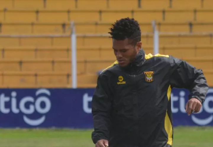 Rolando Blackburn anotó al minuto 49. /Foto @clubstrongest