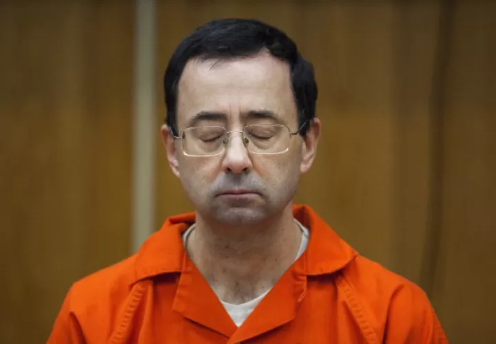 Larry Nassar recibió una dura condena. AP