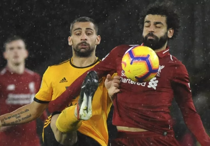 El egipcio Mohamed Salah (derecha) es el goleador del campeonato.