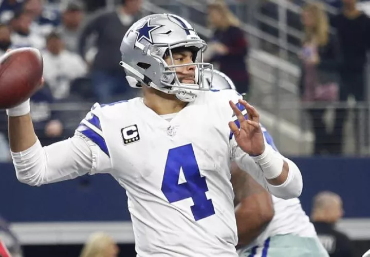 Dak Prescott completó 20 de 25 para apenas 161 yardas. /Foto EFE