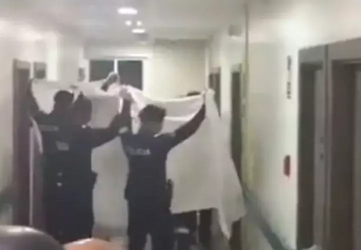 La policía montó en la madrugada del viernes, el operativo Sábanas para sacar a Ricardo Martinelli del Hospital Nacional donde se iba a realizar una prueba médica. /Foto Archivo