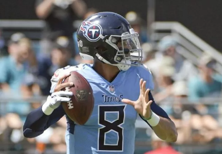 Marcus Mariota volvió a entrenar. AP