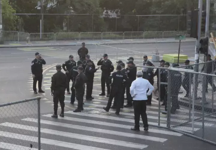 Ábrego tuvo que condicionar la apertura de la instalación de la Asamblea, a la retirada del SPI. /Foto Víctor Arosemena