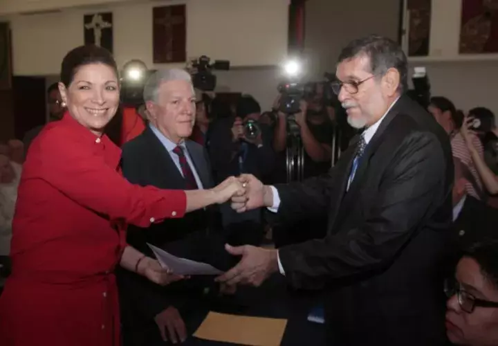 Ana Matilde Gómez anunció que el exministro del Mida será su vicepresidente. /Foto Víctor Arosemena