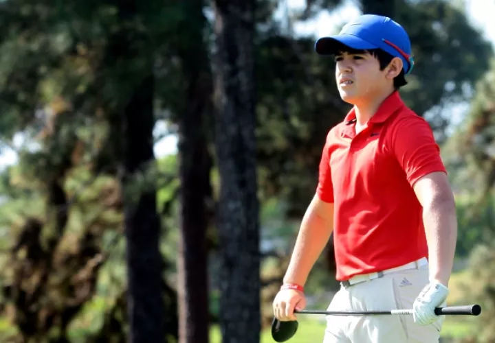 Samuel Durán finalizó su primera ronda del Centroamericano Infanto-Juvenil con un "score" de 72, en la categoría de los 11-12 años. Anayansi Gamez