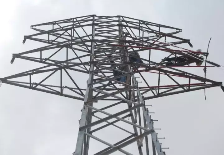 La línea de transmisión eléctrica operará inicialmente a 230 kilovoltios y posteriormente será ampliada a 500 kilovoltios. /Foto: Archivo