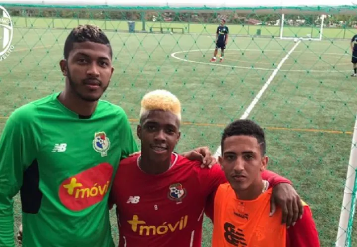 De Gracia, Galván y Orelién  /Foto @sportingsmfc