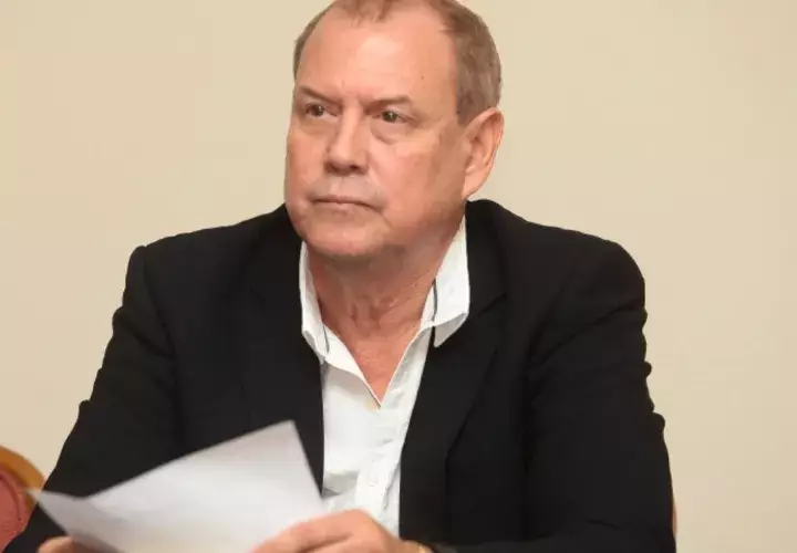 David Holder presidente del Club de Bolos Senior de Panamá. Anayansi Gamez