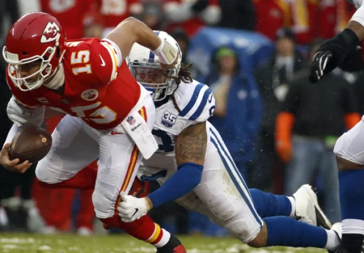 Patrick Mahomes ilusiona a los "Jefes". AP