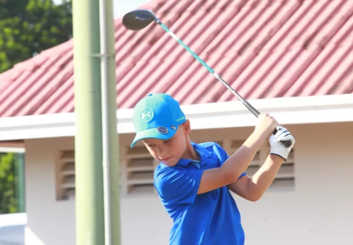 Los niños jugaron un torneo con los profesionales. Anayansi Gamez