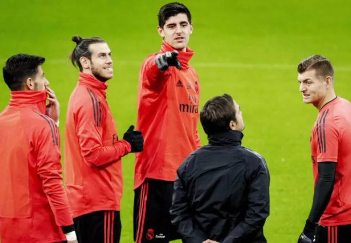 Thibaut Courtois durante el entrenamiento de ayer. EFE