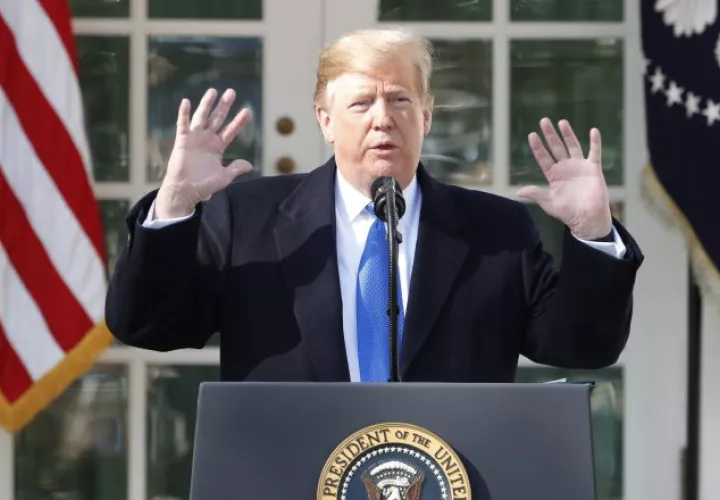 Donald Trump logra dineros para el muro. EFE