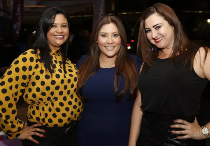 1.  Krissan Mudarra, Melina Parra y Elba Echeona.