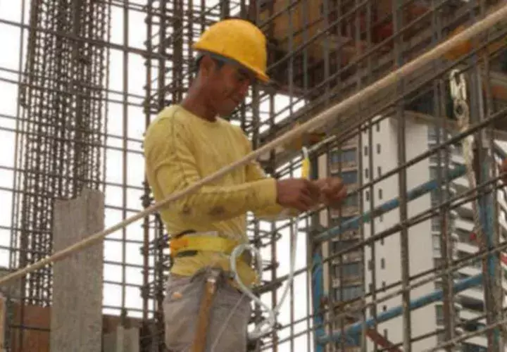 Contratos de trabajo son en su mayoría temporales. Archivo
