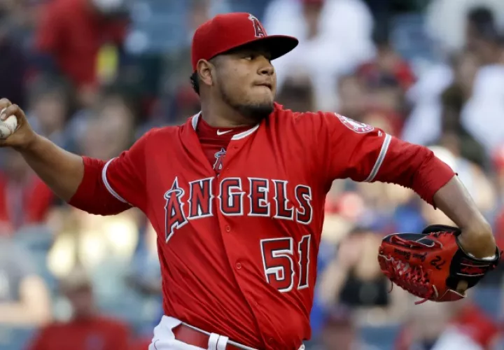 Jaime Barría realizó 26 aperturas la temporada pasada con los Angelinos de Los Ángeles. AP