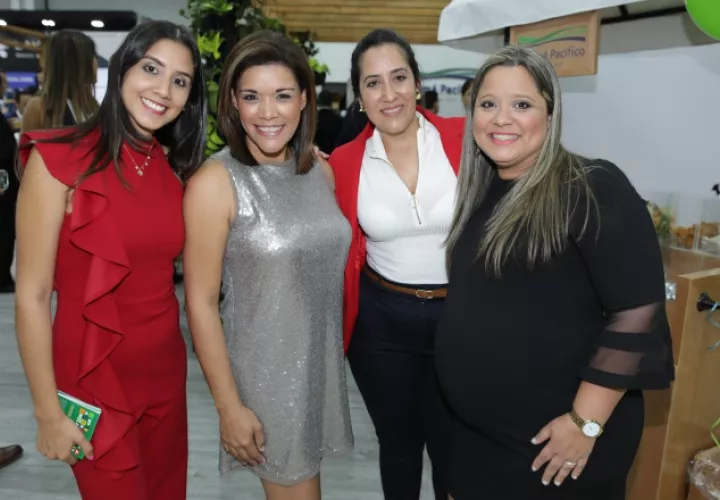 1.  Edalis Jaén, Martha Hui, Susan Mabo y Ana Lorena Fábrega.