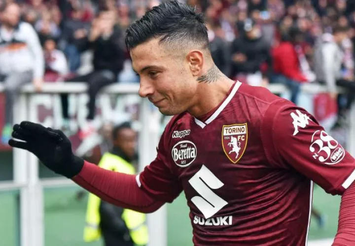Armando Izzo celebra su gol ante Atalanta. AP