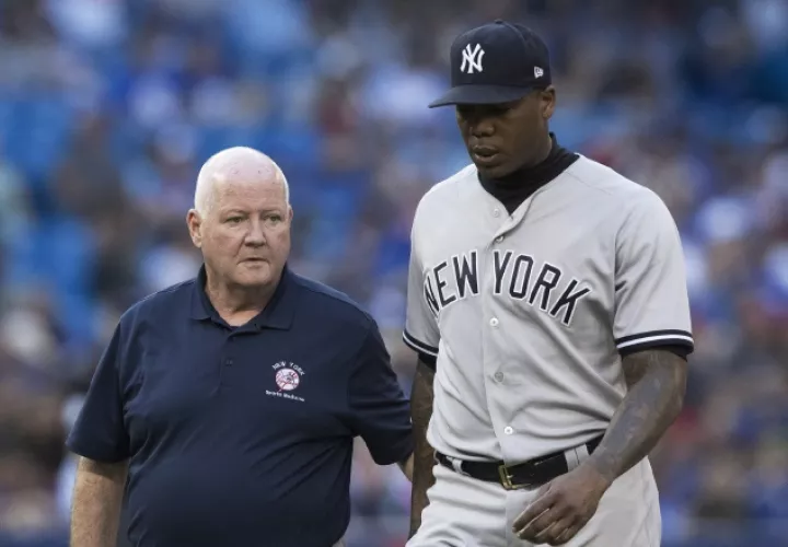 Chapman tenía una  tendinitis en la rodilla izquierda.