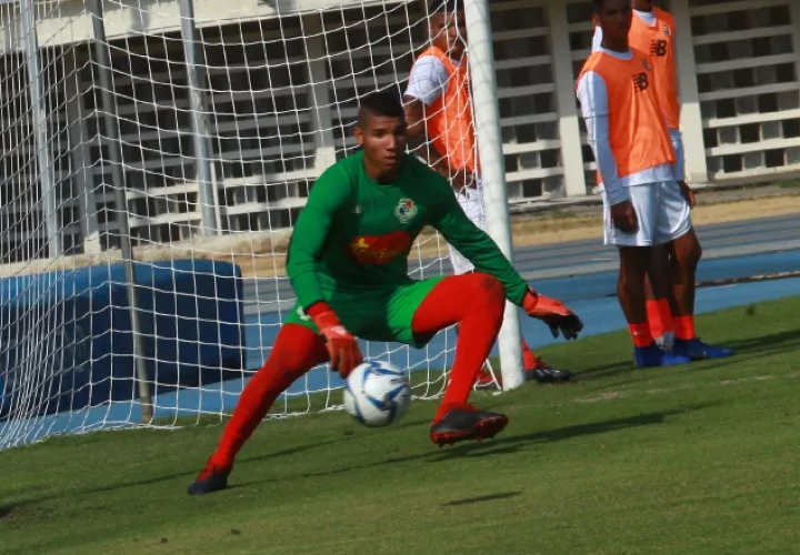 Orlando Mosquera portero del seleccionado mayor. Anayansi Gamez