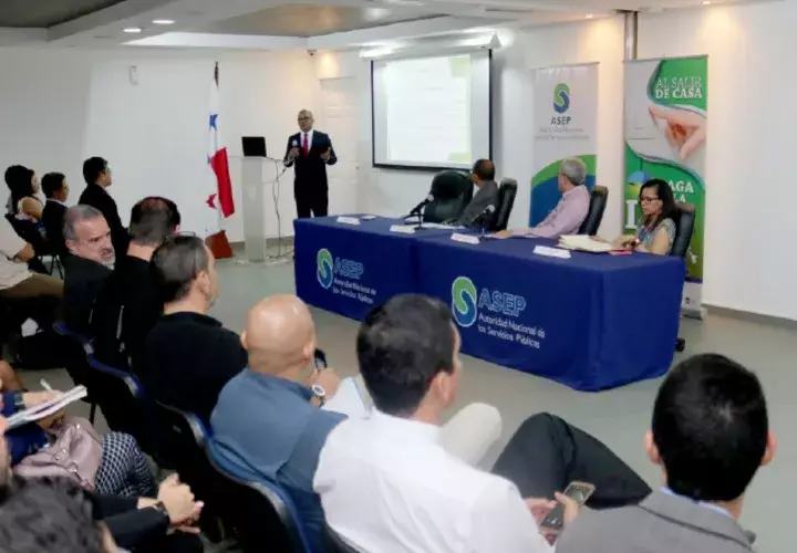 La tendencia mundial es hacia el uso de autos eléctricos, por lo que en Panamá se busca regular el uso de cargadores. Foto/ Asep