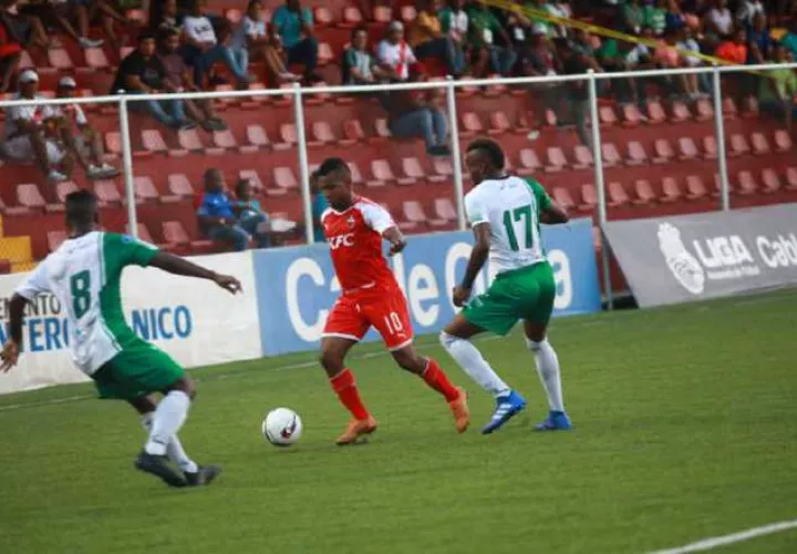 Jhamal Rodríguez (10) anotó el gol del Sanfra. Anayansi Gamez