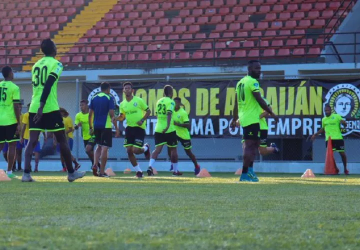 Jugadores de Santa Gema en los entrenamientos. @SantaGemaFutbol
