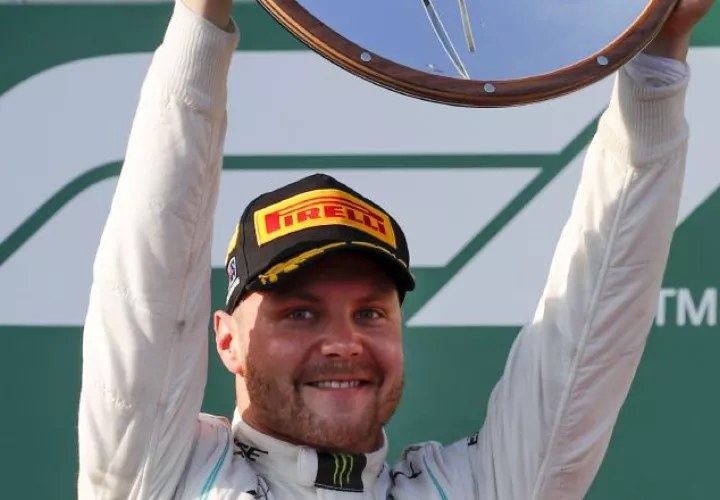 Bottas celebra su triunfo.