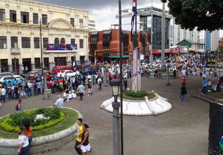 Costarricenses cerraron el año 2018 con un déficit fiscal del 6 por ciento del PIB. costarica.org