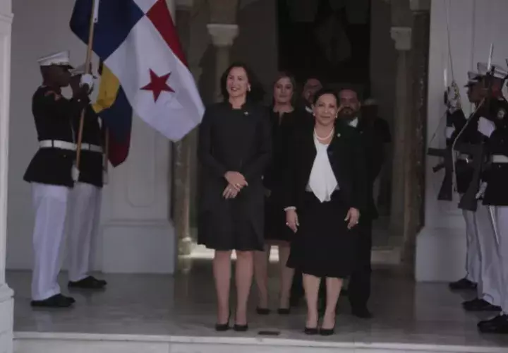 Fabiola Zavarce (izq.). Víctor Arosemena