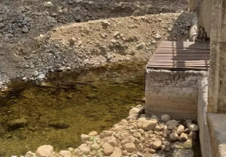 Los niveles de agua en el río Cabra no son los óptimos para que el Idaan pueda trabajar al 100% sus plantas potabilizadoras. Foto: Cortesía