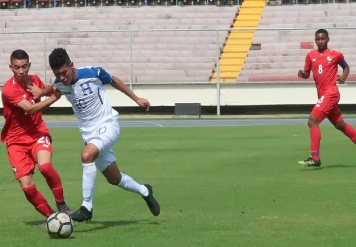 Panamá ensaya  ante un rival directo.