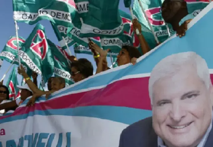 Ricardo Martinelli se mantiene como el favorito de sus candidaturas políticas. Archivo