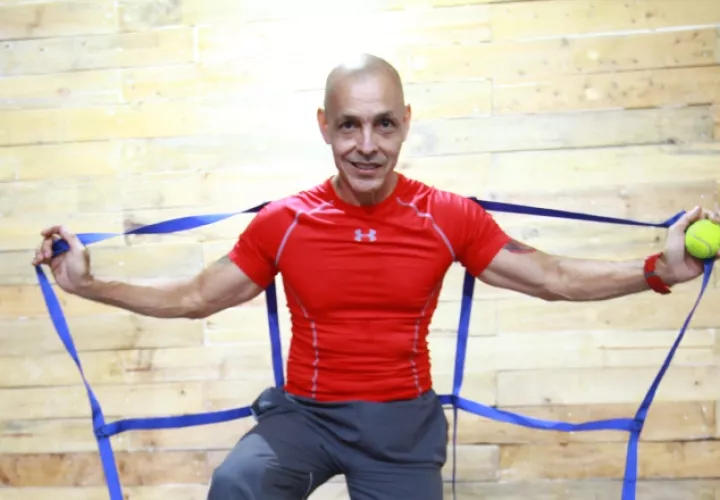 Alberte dijo que  inicialmente orientó esta forma de entrenamiento hacia un determinado público, pero las circunstancias lo llevaron a adaptarlo a la persona común.